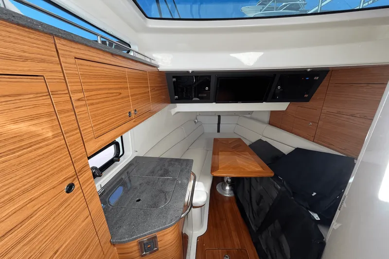 Slide: The Image of Boston Whaler 380 REALM 2023 - 29