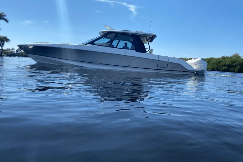 Slide: The Image of Boston Whaler 380 REALM 2023 - 3