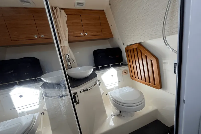 Slide: The Image of Boston Whaler 380 REALM 2023 - 30