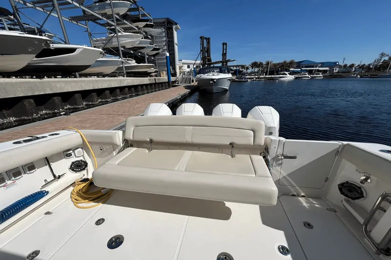 Slide: The Image of Boston Whaler 380 REALM 2023 - 32