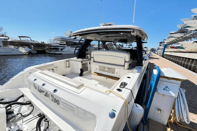 Slide: The Image of Boston Whaler 380 REALM 2023 - 8