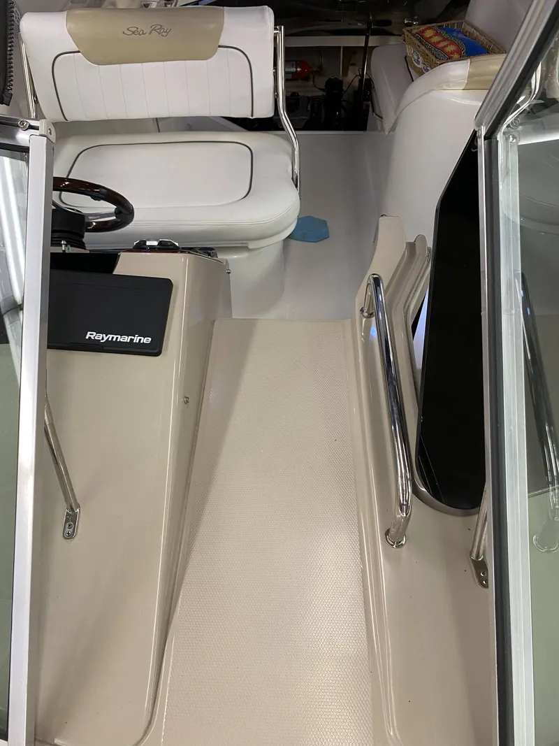 Slide: The Image of Sea Ray 270 Sundancer 2009 - 55