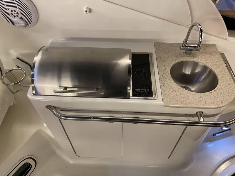 Slide: The Image of Sea Ray 270 Sundancer 2009 - 70