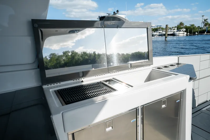 Slide: The Image of Aviara AV40 OUTBOARD 2022 - 12