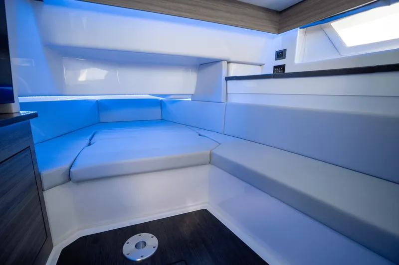 Slide: The Image of Aviara AV40 OUTBOARD 2022 - 24