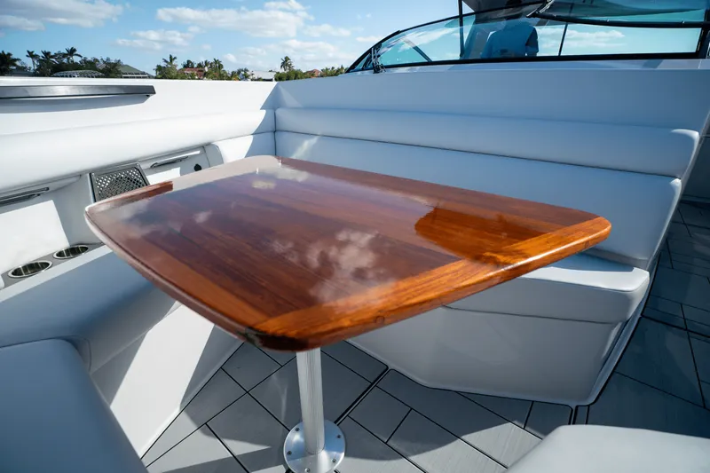 Slide: The Image of Aviara AV40 OUTBOARD 2022 - 31