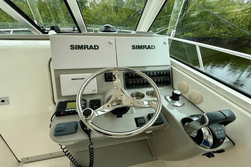 Slide: The Image of Boston Whaler 345 CONQUEST 2015 - 29