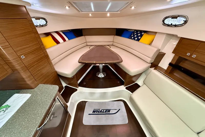 Slide: The Image of Boston Whaler 345 CONQUEST 2015 - 39