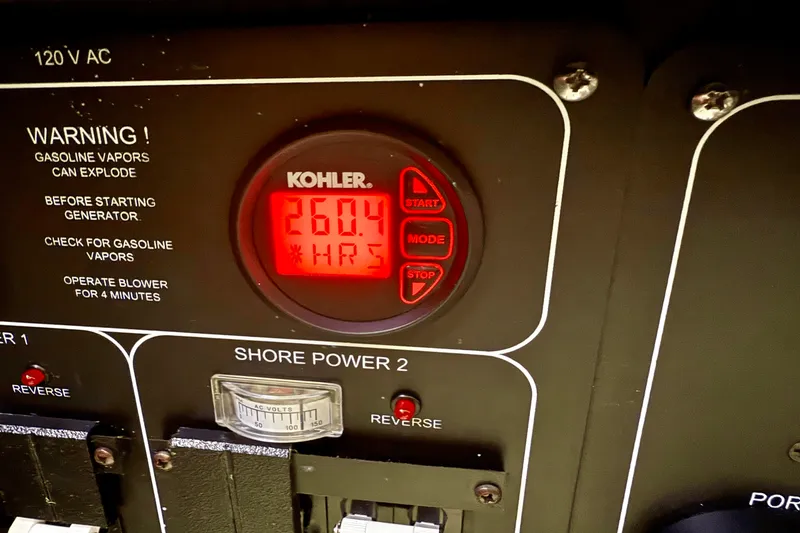 Slide: The Image of Boston Whaler 345 CONQUEST 2015 - 46