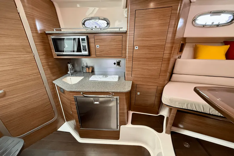 Slide: The Image of Boston Whaler 345 CONQUEST 2015 - 48