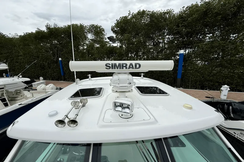 Slide: The Image of Boston Whaler 345 CONQUEST 2015 - 5