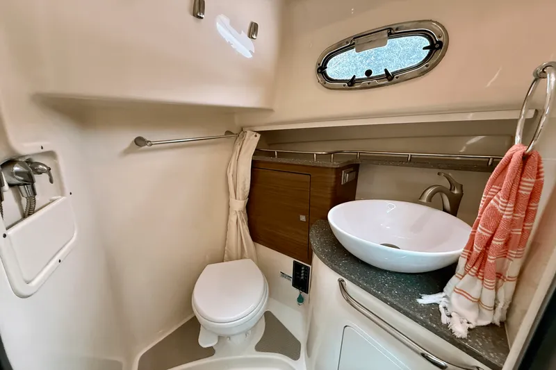 Slide: The Image of Boston Whaler 345 CONQUEST 2015 - 50