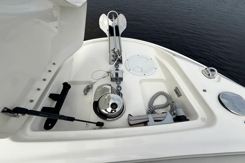 Slide: The Image of Sea Ray 350 SLX-OB 2024 - 42