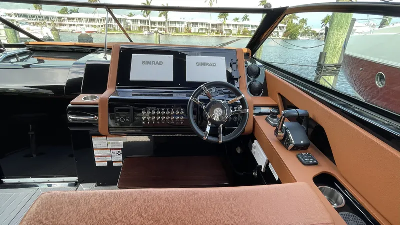 Slide: The Image of Cruisers 38 GLS OB SB 2023 - 13