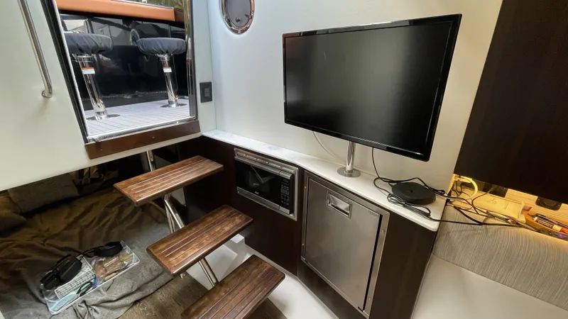 Slide: The Image of Cruisers 38 GLS OB SB 2023 - 23