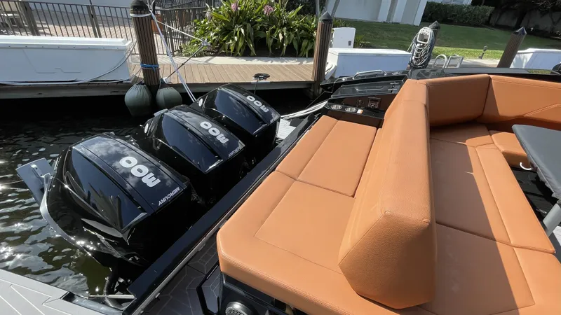 Slide: The Image of Cruisers 38 GLS OB SB 2023 - 5