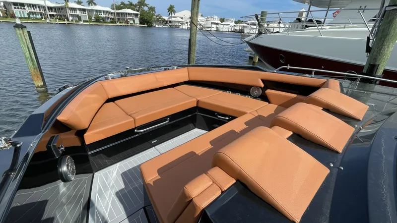 Slide: The Image of Cruisers Yachts 38 GLS OB SB 2023 - 15