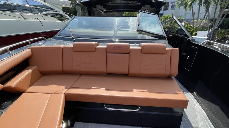 Slide: The Image of Cruisers Yachts 38 GLS OB SB 2023 - 17