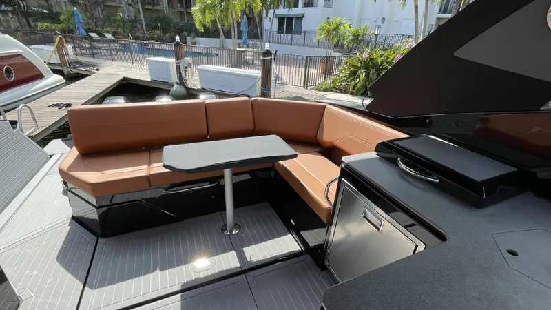 Slide: The Image of Cruisers Yachts 38 GLS OB SB 2023 - 7