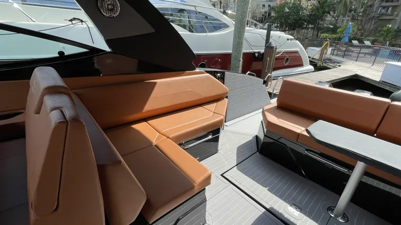 Slide: The Image of Cruisers Yachts 38 GLS OB SB 2023 - 8