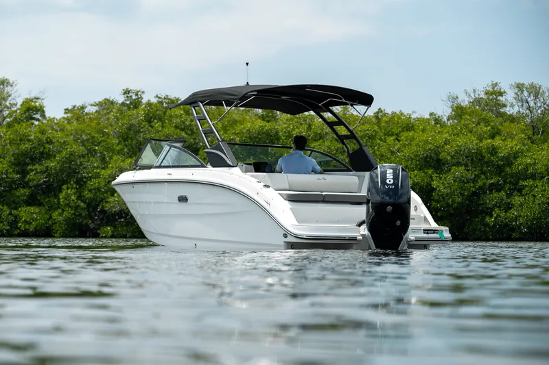 Slide: The Image of Sea Ray SDX 250 Outboard 2025 - 1