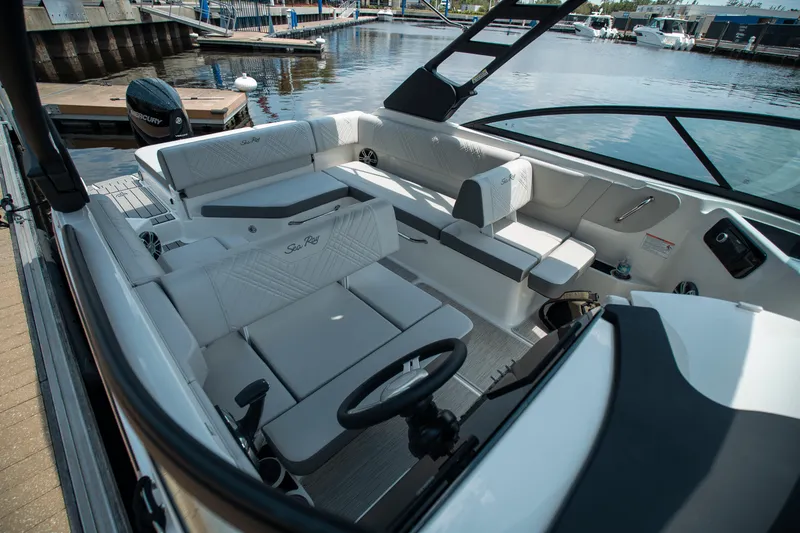 Slide: The Image of Sea Ray SDX 250 Outboard 2025 - 17