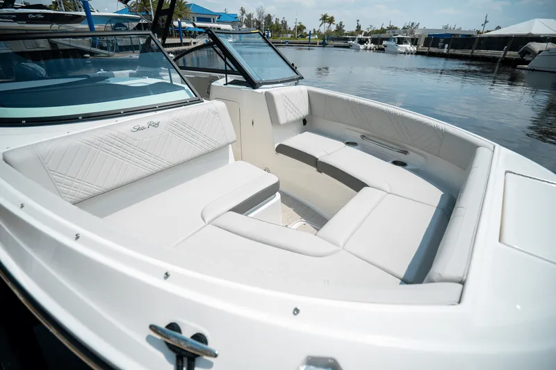 Slide: The Image of Sea Ray SDX 250 Outboard 2025 - 24