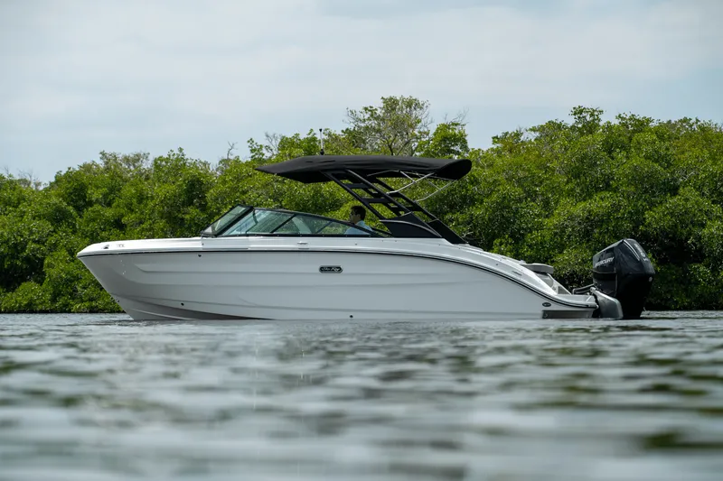 Slide: The Image of Sea Ray SDX 250 Outboard 2025 - 34