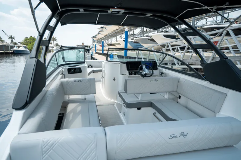 Slide: The Image of Sea Ray SDX 250 Outboard 2025 - 6