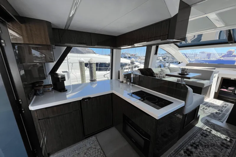 Slide: The Image of Galeon 470 Sky 2022 - 11