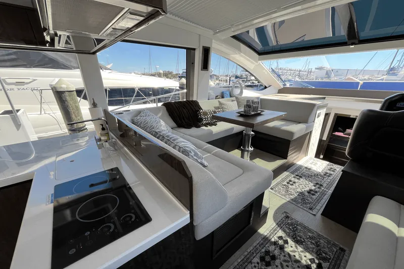 Slide: The Image of Galeon 470 Sky 2022 - 16