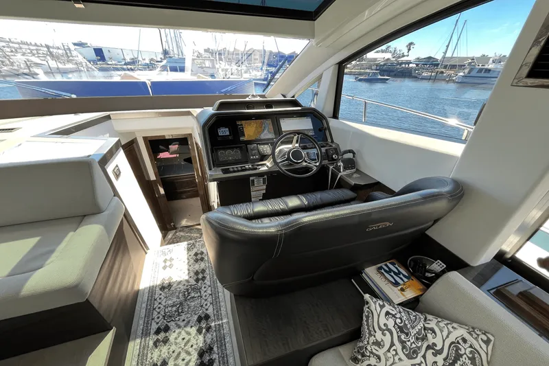 Slide: The Image of Galeon 470 Sky 2022 - 18