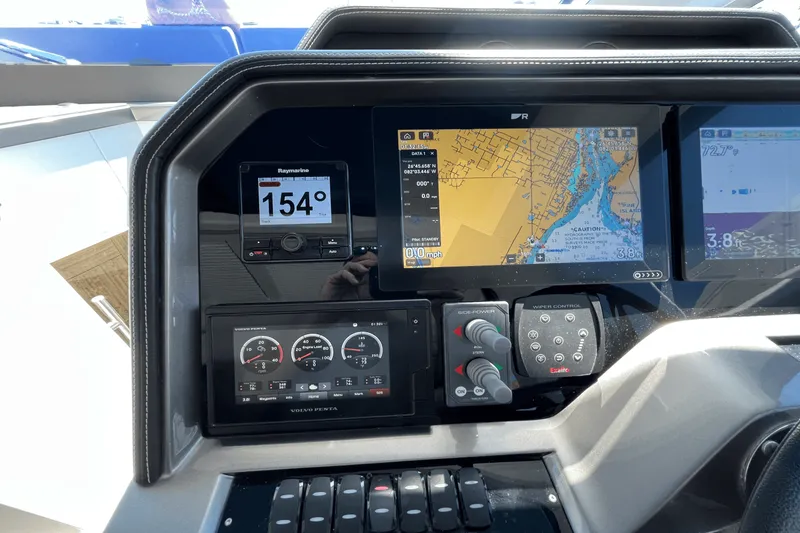 Slide: The Image of Galeon 470 Sky 2022 - 21