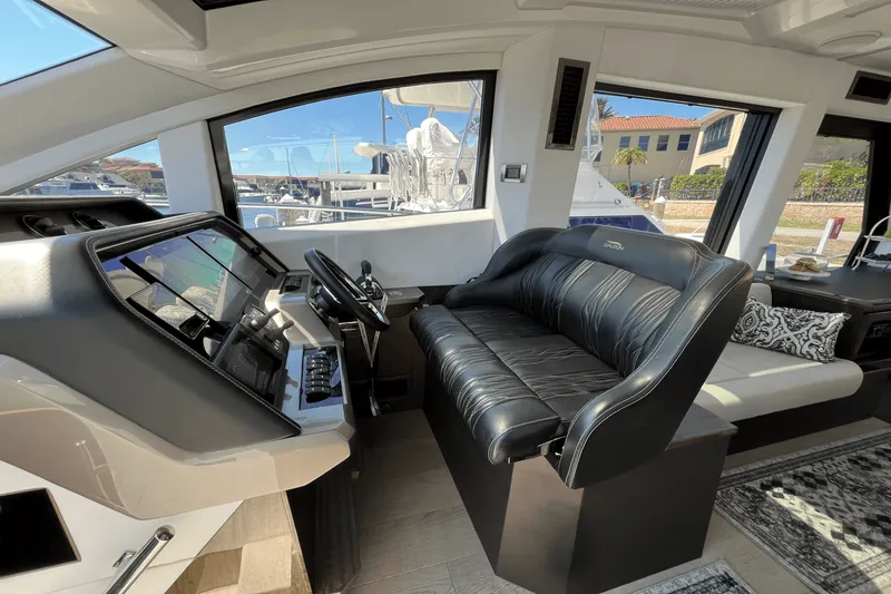 Slide: The Image of Galeon 470 Sky 2022 - 24