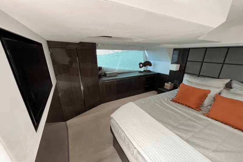 Slide: The Image of Galeon 470 Sky 2022 - 27