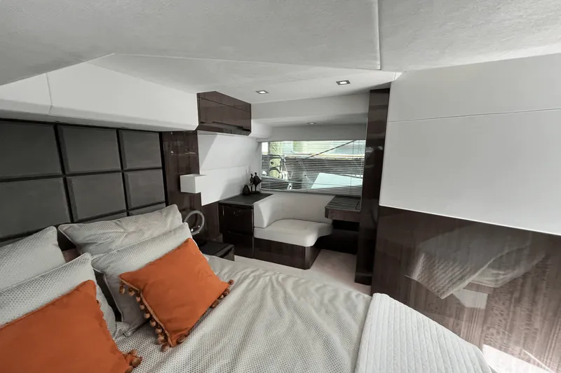 Slide: The Image of Galeon 470 Sky 2022 - 28