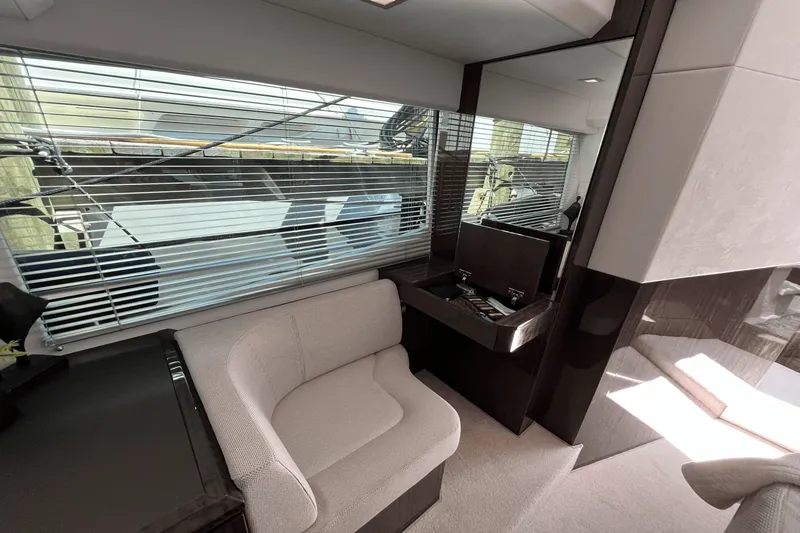 Slide: The Image of Galeon 470 Sky 2022 - 29