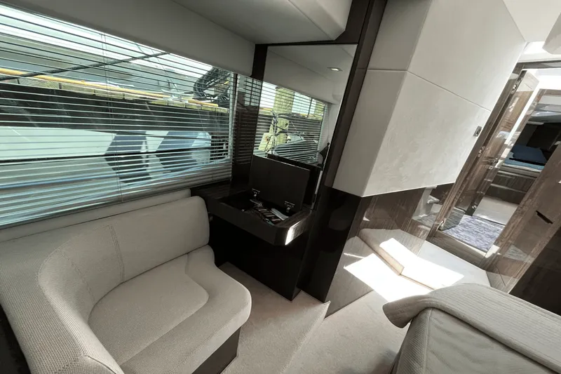 Slide: The Image of Galeon 470 Sky 2022 - 30