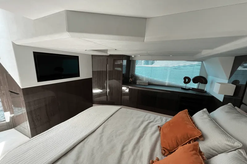 Slide: The Image of Galeon 470 Sky 2022 - 31