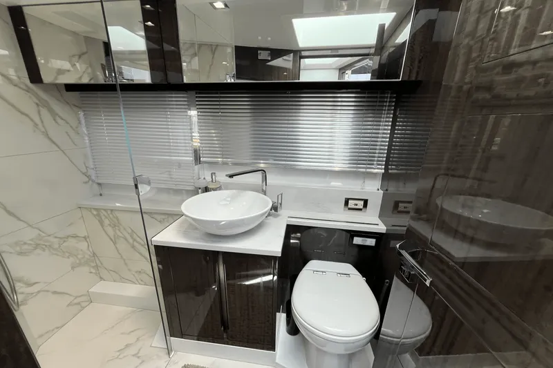 Slide: The Image of Galeon 470 Sky 2022 - 32