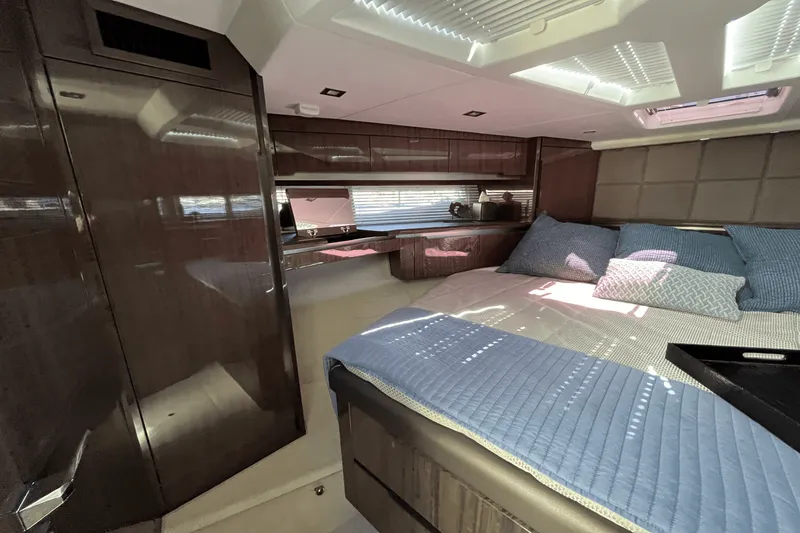 Slide: The Image of Galeon 470 Sky 2022 - 37