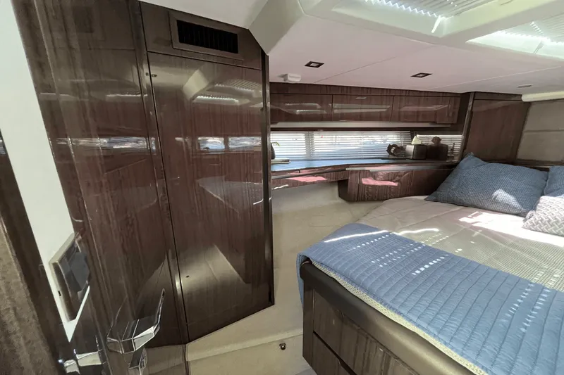 Slide: The Image of Galeon 470 Sky 2022 - 39