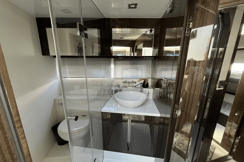 Slide: The Image of Galeon 470 Sky 2022 - 40