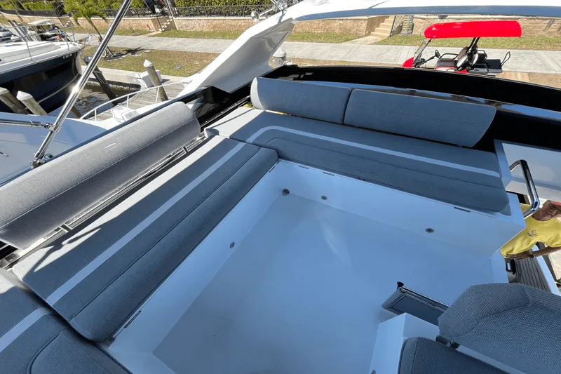 Slide: The Image of Galeon 470 Sky 2022 - 8