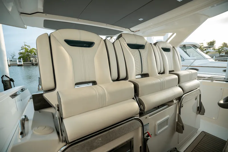 Slide: The Image of Tiara 38 LS 2018 - 12