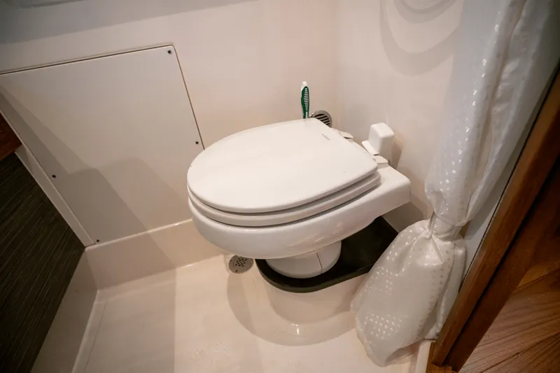 Slide: The Image of Tiara 38 LS 2018 - 31