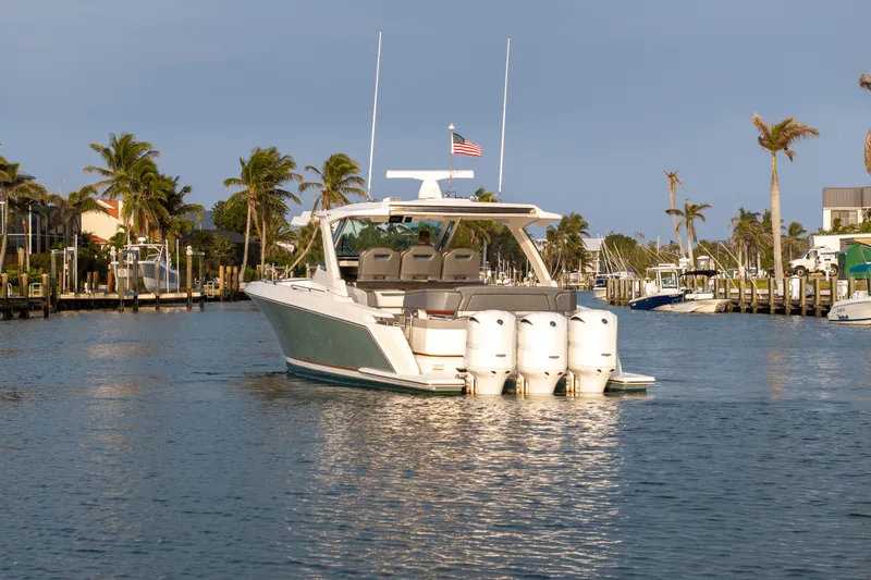 Slide: The Image of Tiara 38 LS 2018 - 48