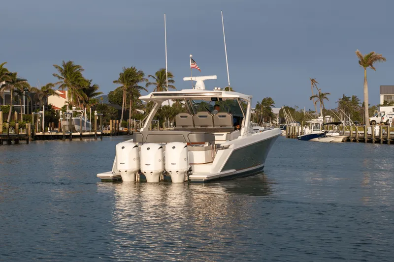 Slide: The Image of Tiara 38 LS 2018 - 51