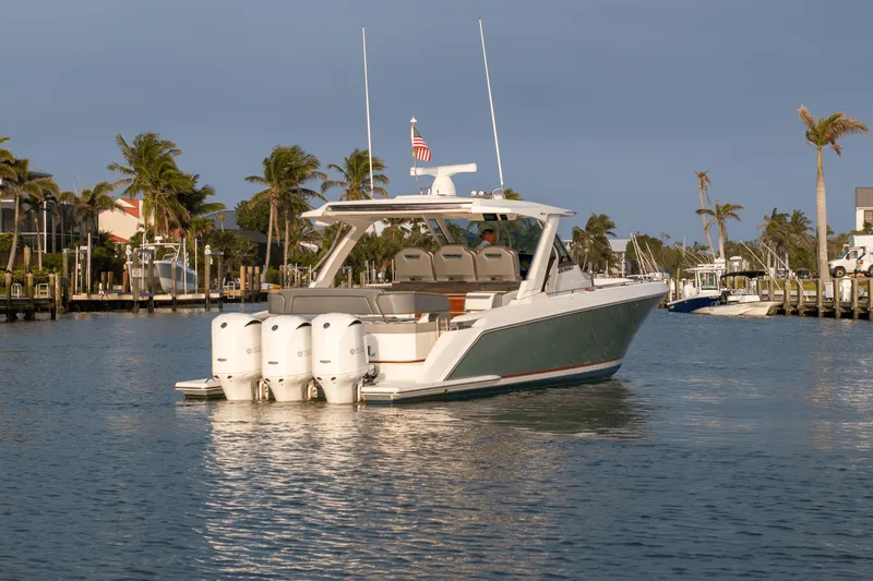 Slide: The Image of Tiara 38 LS 2018 - 52