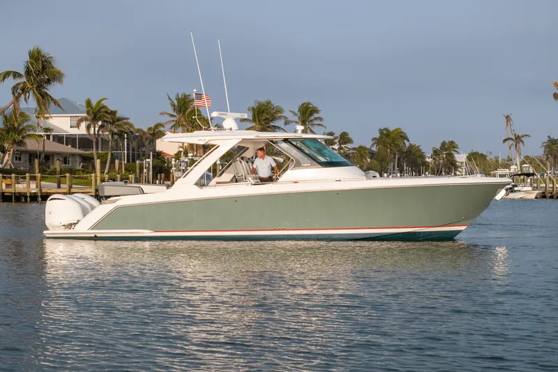 Slide: The Image of Tiara 38 LS 2018 - 58